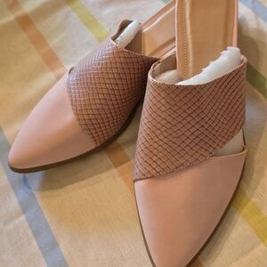NEW! Chic Pink Textured Women's Mules 9.5